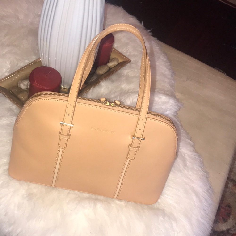💜💜Authentic Burberry Handbag💜💜